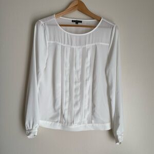 Adrianna Papell white pleated blouse Size medium boxy top